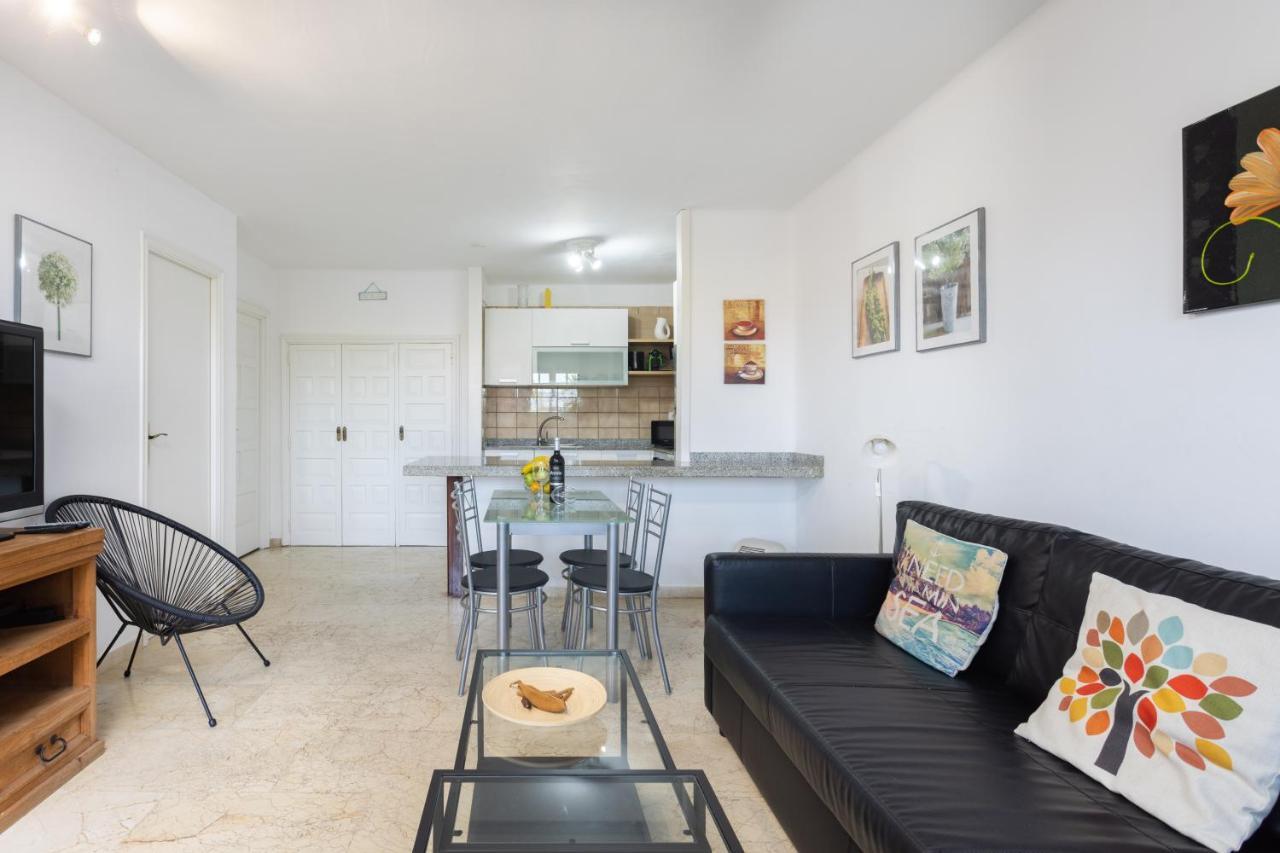 Apartment With Private Garden ปูแอร์โตเดลาครูซ ภายนอก รูปภาพ